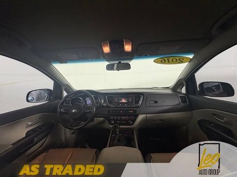 Used 2016 Kia Sedona LX w/ LX Essentials Premium Package FWD image 11