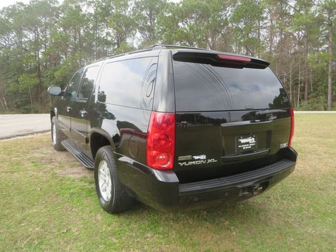 Used 2011 GMC Yukon XL SLT image 8