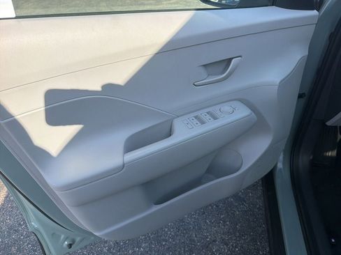 Used 2025 Hyundai Kona SEL FWD image 15