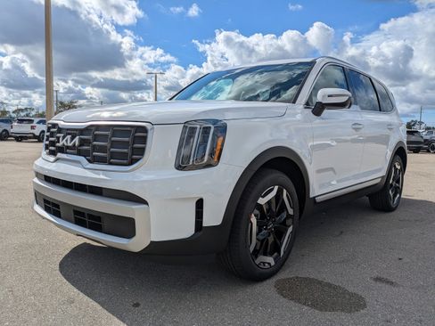 New 2025 Kia Telluride S image 9