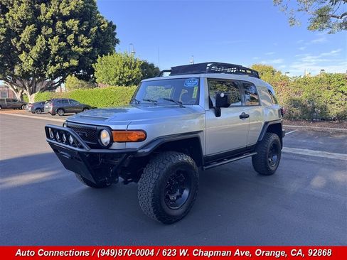 Used 2008 Toyota FJ Cruiser 4WD image 2