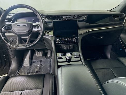 Used 2022 Jeep Grand Cherokee Overland w/ Adv Protech Group III image 18