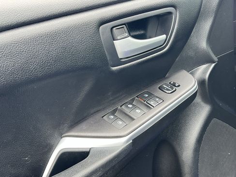 Used 2016 Toyota Camry SE FWD image 15