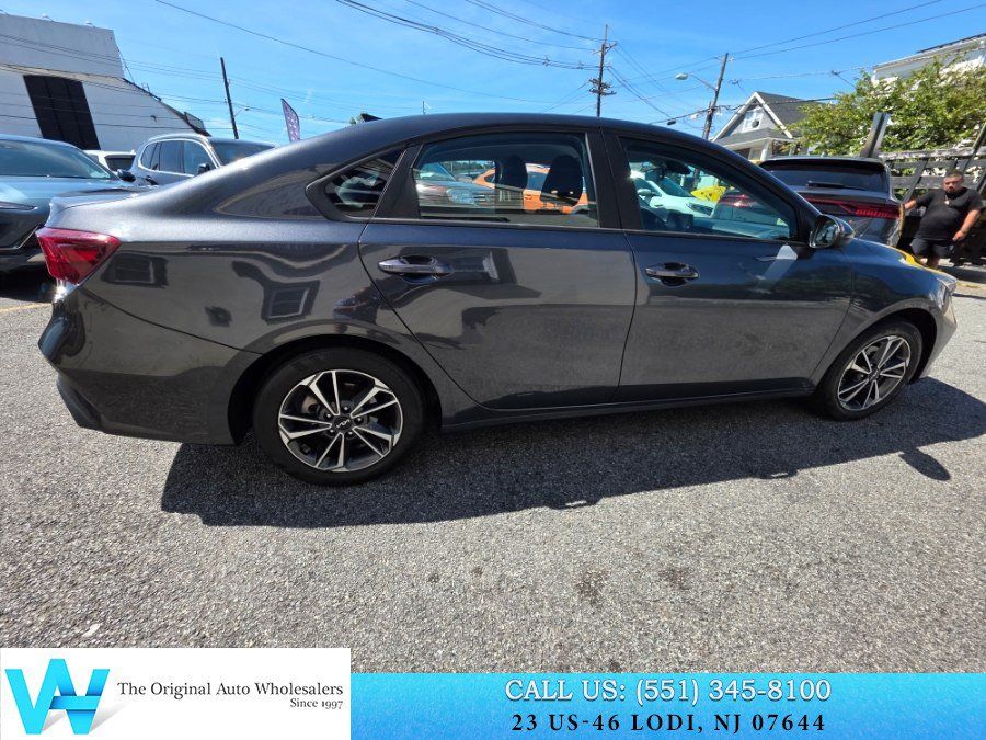 Used 2023 Kia Forte LXS w/ LXS Technology Package FWD image 7