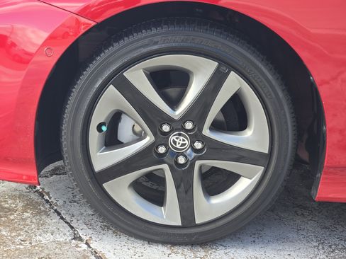 Used 2022 Toyota Prius Limited image 15