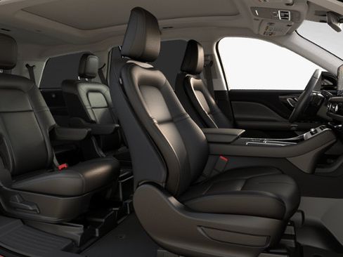 New 2025 Lincoln Aviator AWD w/ Jet Appearance Package image 28