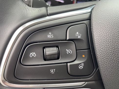 Used 2023 Buick Envision Essence w/ Sport Touring Package image 18