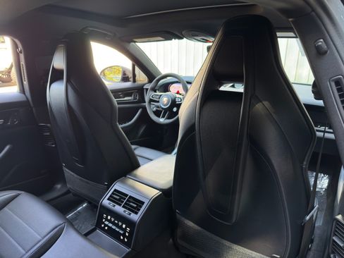 Used 2025 Porsche Panamera 4 w/ Premium Package AWD/4WD image 43