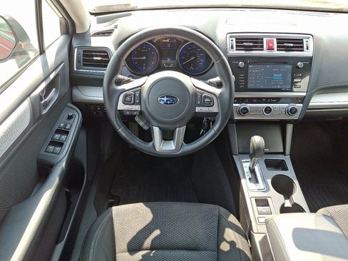 Used 2017 Subaru Outback 2.5i Premium AWD/4WD image 12