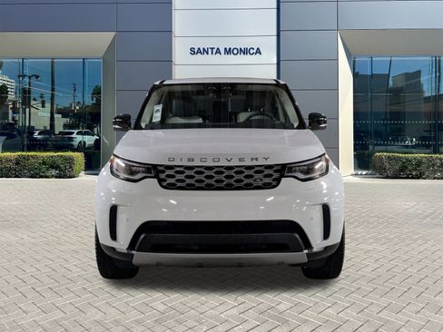 New 2025 Land Rover Discovery S image 6