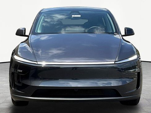 Used 2026 Tesla Model Y Long Range AWD/4WD image 2