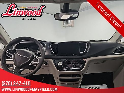 Used 2024 Chrysler Pacifica Touring-L FWD image 14