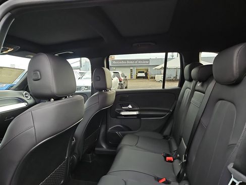 New 2026 Mercedes-Benz GLB 250 image 16