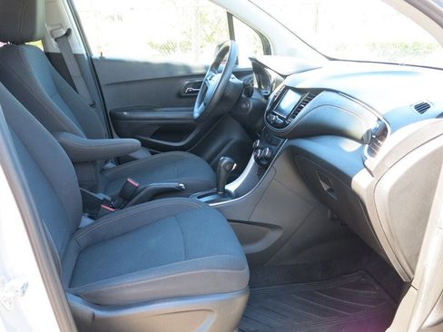 Used 2022 Chevrolet Trax LS w/ Tint and Cruise Package AWD/4WD image 14
