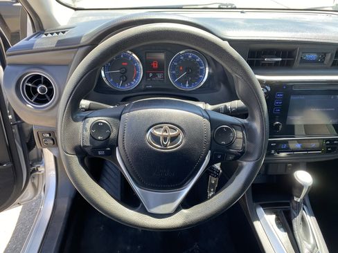 Used 2018 Toyota Corolla LE image 10