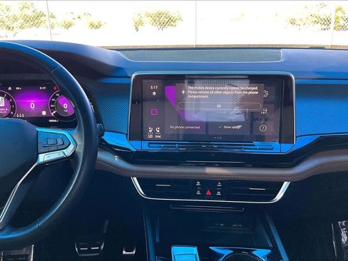 Used 2024 Volkswagen Atlas Cross Sport SEL R-Line image 7