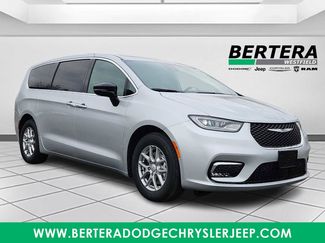 New 2026 Chrysler Pacifica Select video 1