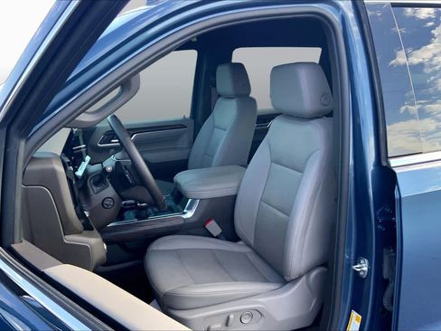 Used 2024 GMC Sierra 1500 SLT w/ SLT Convenience Package AWD/4WD image 8