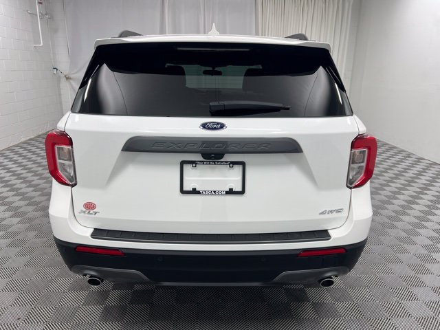 Used 2023 Ford Explorer XLT w/ Equipment Group 202A AWD/4WD image 7