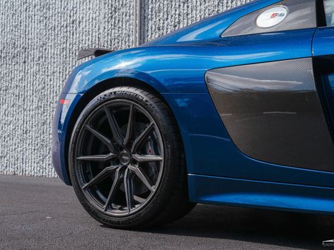 Used 2017 Audi R8 V10 plus AWD/4WD image 3