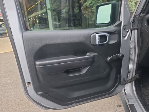 Used 2021 Jeep Wrangler Sport image 16