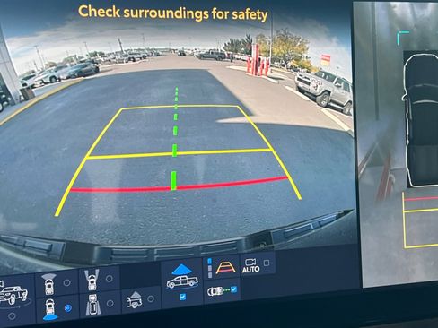 Used 2024 Toyota Tacoma Limited w/ Limited Package (LT) image 15