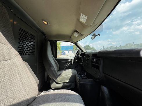Used 2012 Chevrolet Express 1500 image 12