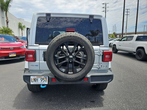 Used 2024 Jeep Wrangler Unlimited Sahara AWD/4WD image 11