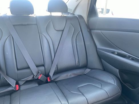 Used 2025 Hyundai Elantra Limited image 38