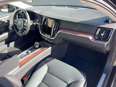 Certified 2025 Volvo V60 B5 Cross Country Plus image 31