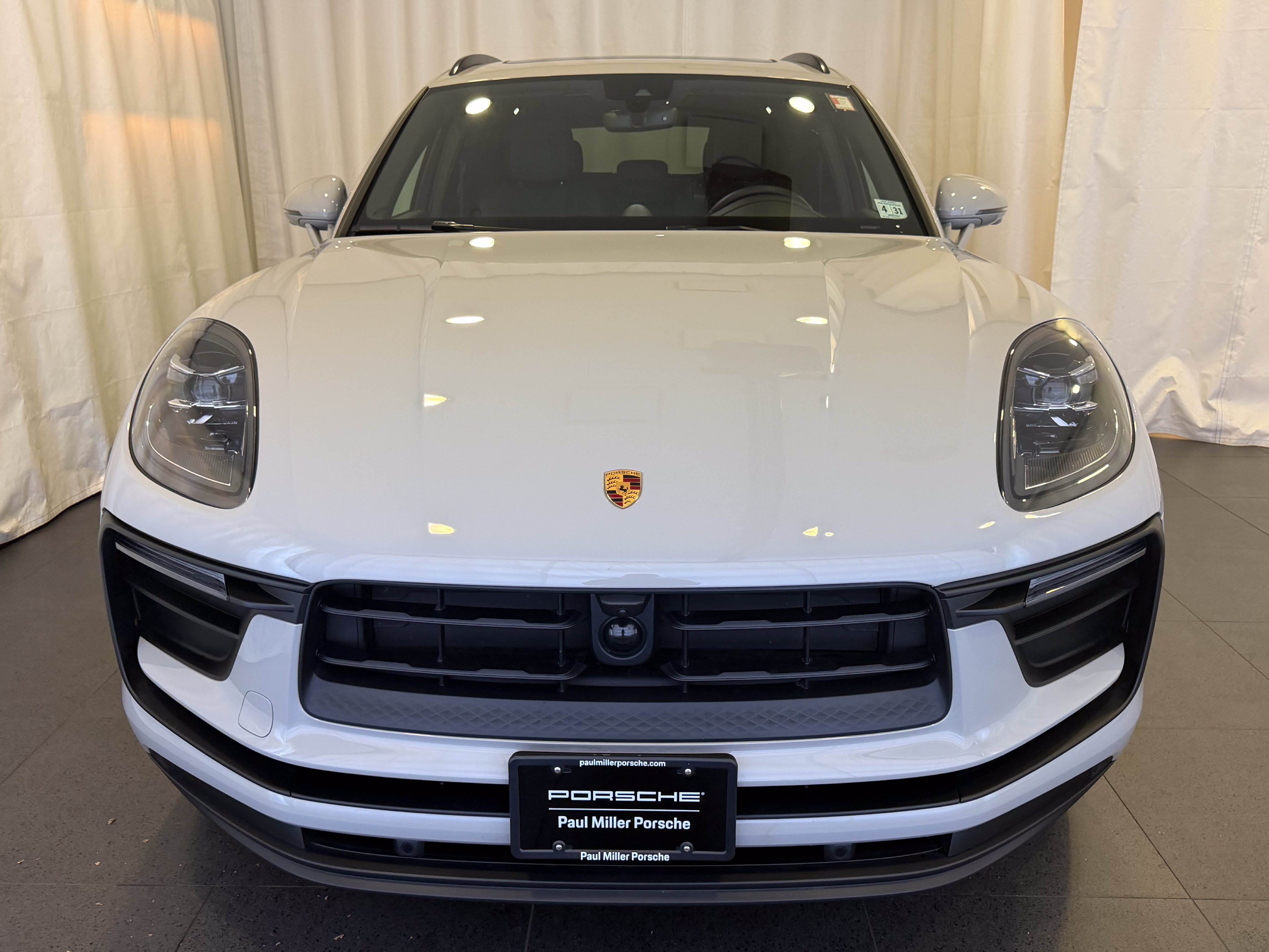 Certified 2026 Porsche Macan AWD/4WD image 6