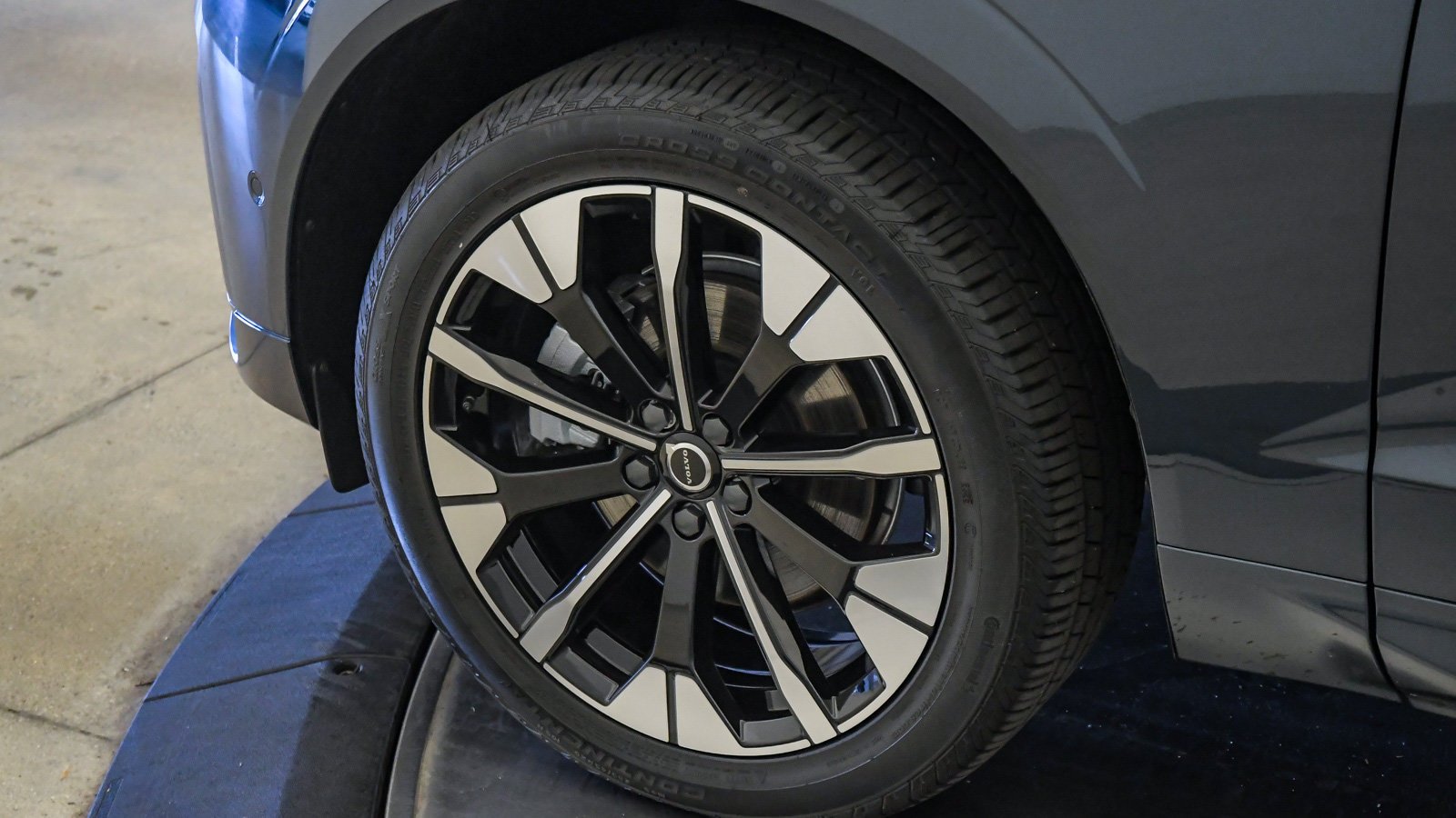 Certified 2026 Volvo XC60 B5 Plus w/ Protection Package Premier AWD/4WD image 10