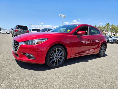 Used 2018 MAZDA MAZDA3 Touring FWD image 2