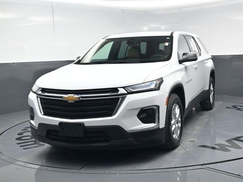 Certified 2023 Chevrolet Traverse LS image 11