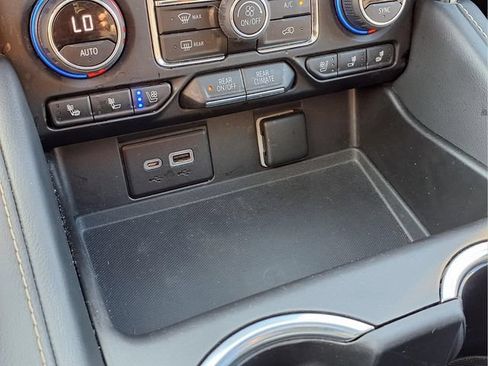 Used 2022 Chevrolet Tahoe Premier AWD/4WD image 11