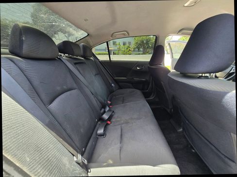 Used 2017 Honda Accord LX image 33