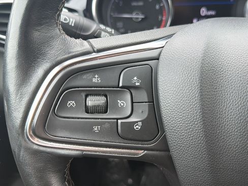 Used 2021 Buick Encore GX Essence AWD/4WD image 21