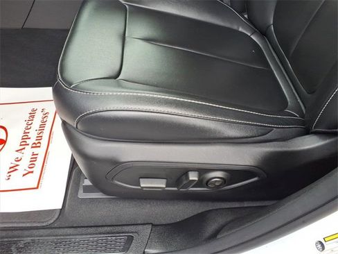 Used 2024 Jeep Grand Cherokee L Limited w/ Black Appearance Package image 15