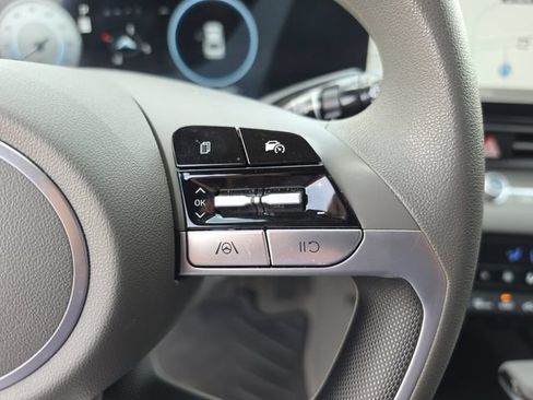 Used 2024 Hyundai Elantra SEL FWD image 37