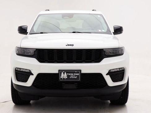 Used 2023 Jeep Grand Cherokee Limited w/ Black Appearance Package image 4