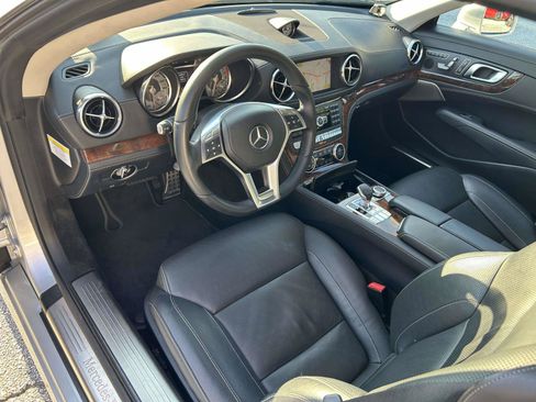 Used 2013 Mercedes-Benz SL 550 image 27