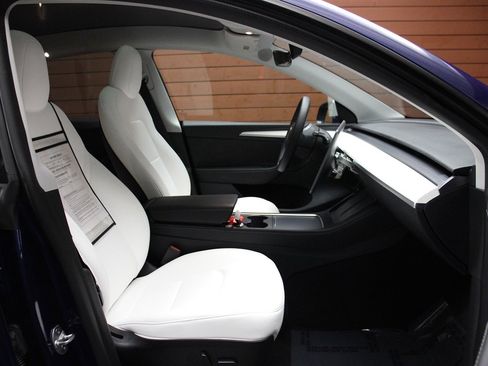 Used 2022 Tesla Model Y Performance image 24