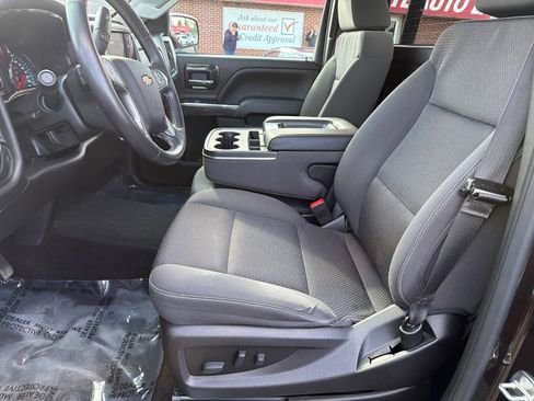 Used 2018 Chevrolet Silverado 1500 LT w/ LT Convenience Package AWD/4WD image 12