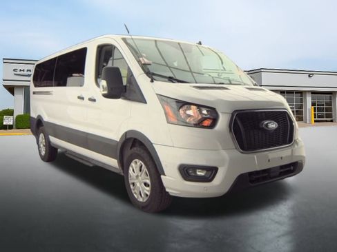 Used 2023 Ford Transit 350 XLT image 6