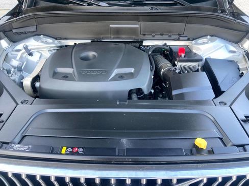 Used 2022 Volvo XC90 T6 Momentum w/ Climate Package image 25