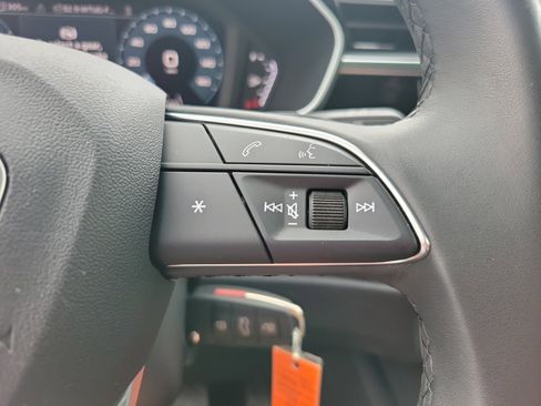 Used 2025 Audi Q3 2.0T Premium image 18