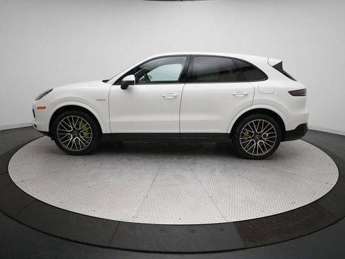 Certified 2019 Porsche Cayenne E-Hybrid image 2