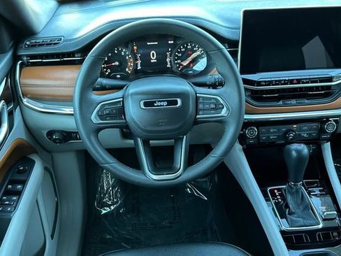 Certified 2024 Jeep Compass Limited image 15