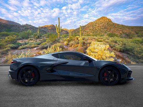 Used 2021 Chevrolet Corvette Stingray Preferred Cpe w/ Battery Protection Package RWD image 3