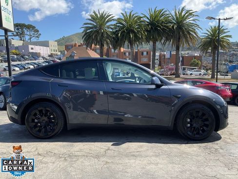 Used 2024 Tesla Model Y Long Range image 3